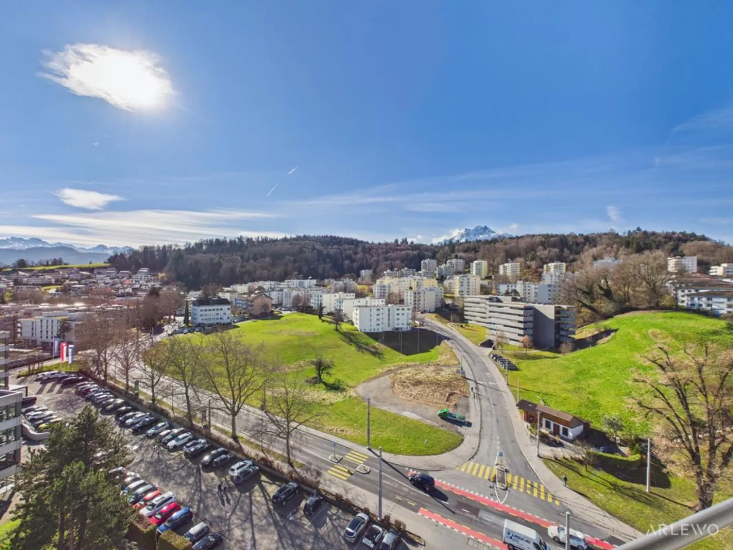 Modernes Wohnen über den Dächern - 11 Etage mit See- und Bergblick - Photo 11 sur 12