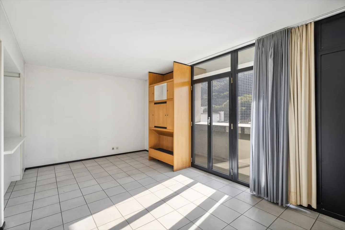 2.5 Room Apartment - Photo 2 of 10