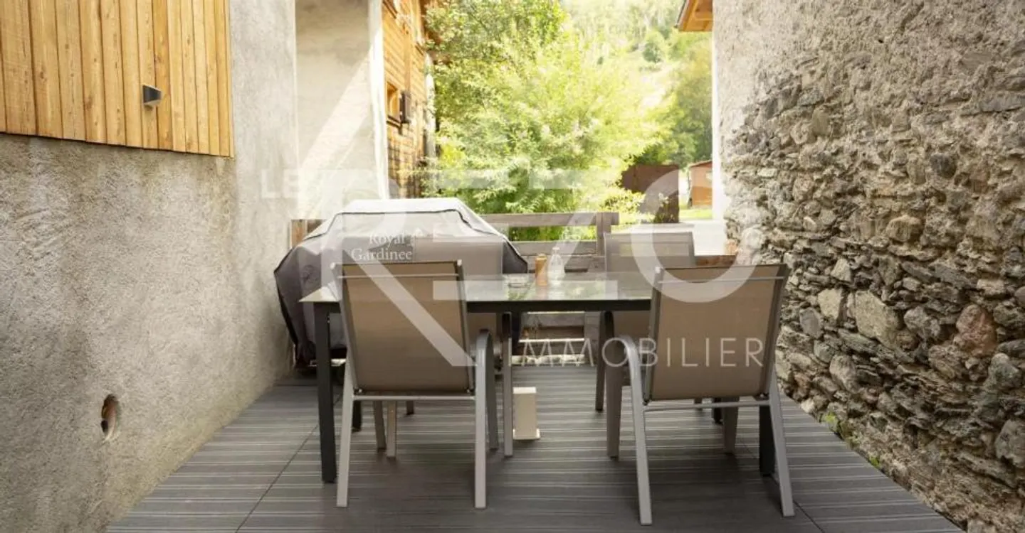 Casa di villaggio ristrutturata nel cuore di Chalais, VS - Foto 1 di 11
