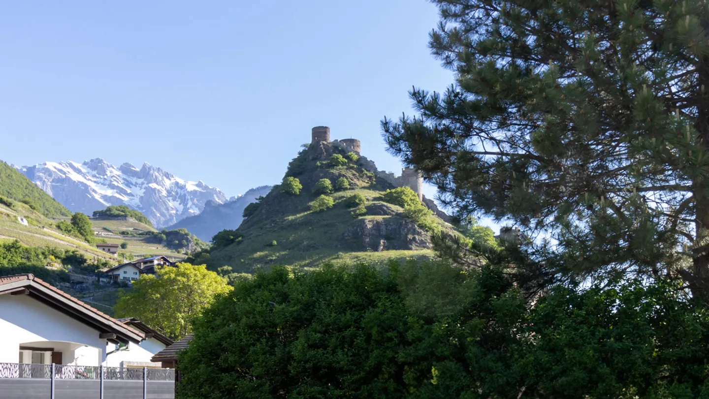 For Sale: Exceptional Villa 5.5 Rooms in Saillon - Photo 4 of 5