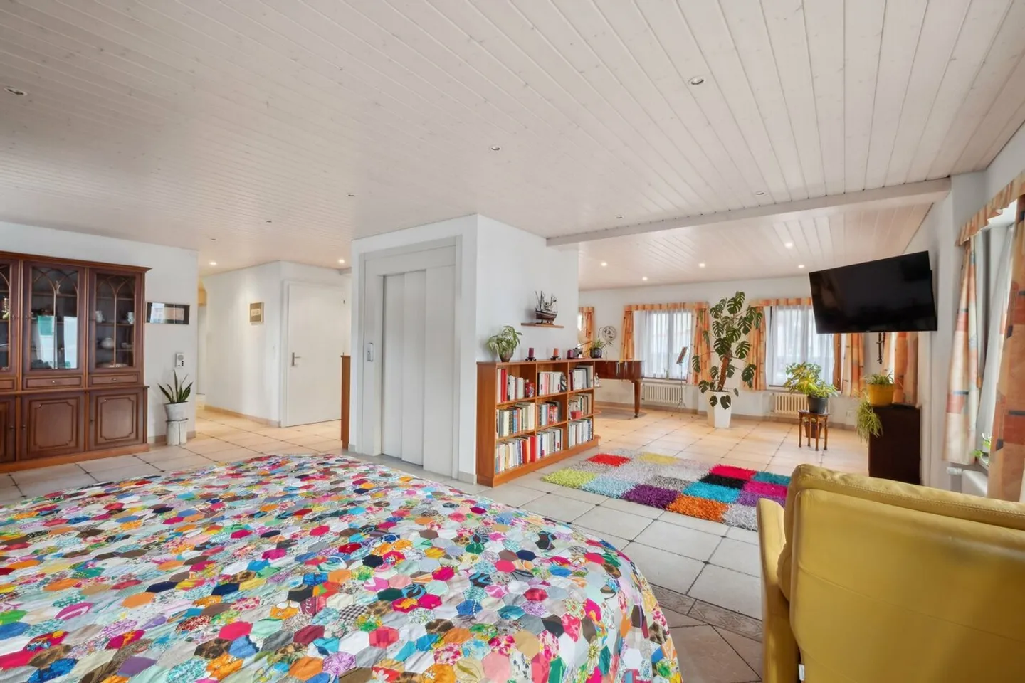 Magnifica casa su tre livelli nel cuore di Tavannes - Foto 5 di 13