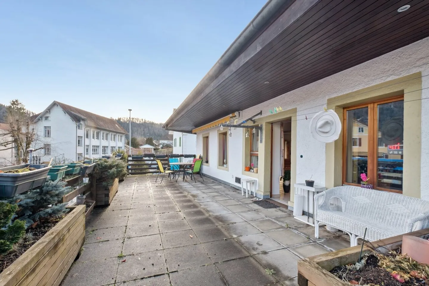 Magnifica casa su tre livelli nel cuore di Tavannes - Foto 12 di 13