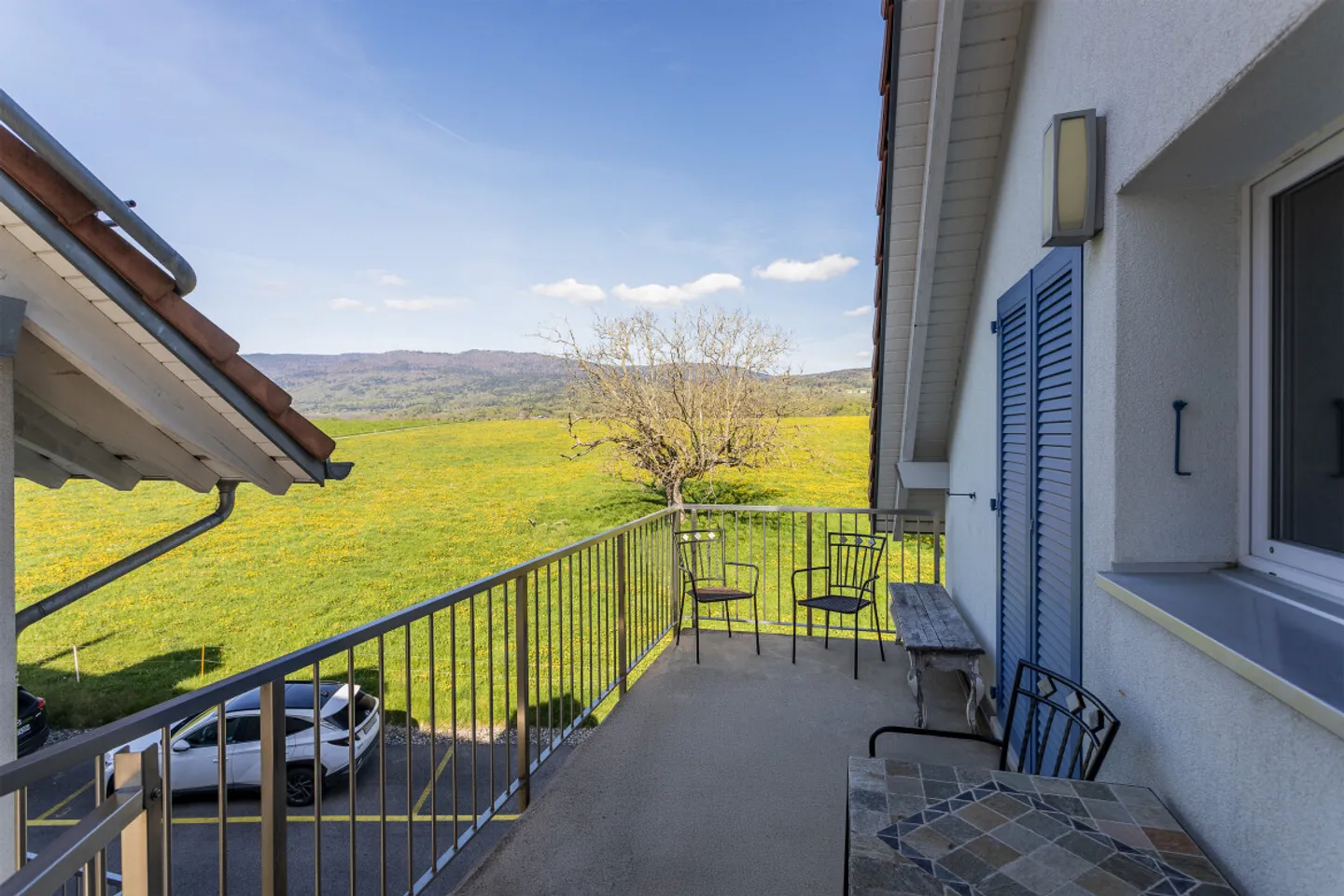 Cuarnens – Attic 5.5 rooms with mezzanine, approx. 200 m² usable, an ideal setting for your family - Photo 1 of 13