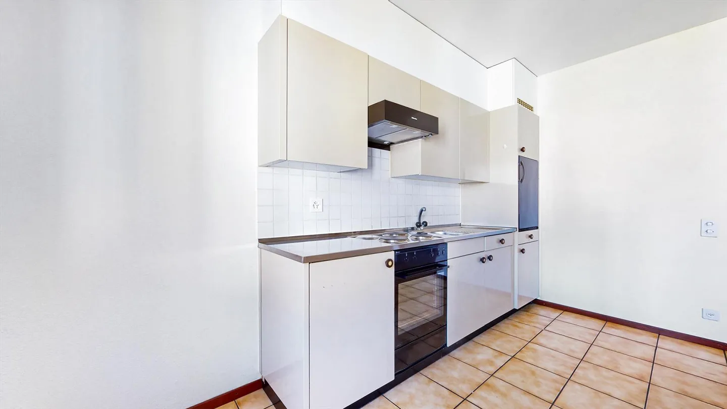 Spacious and bright 4.5-room apartment for rent in Bellinzona - Photo 6 of 8