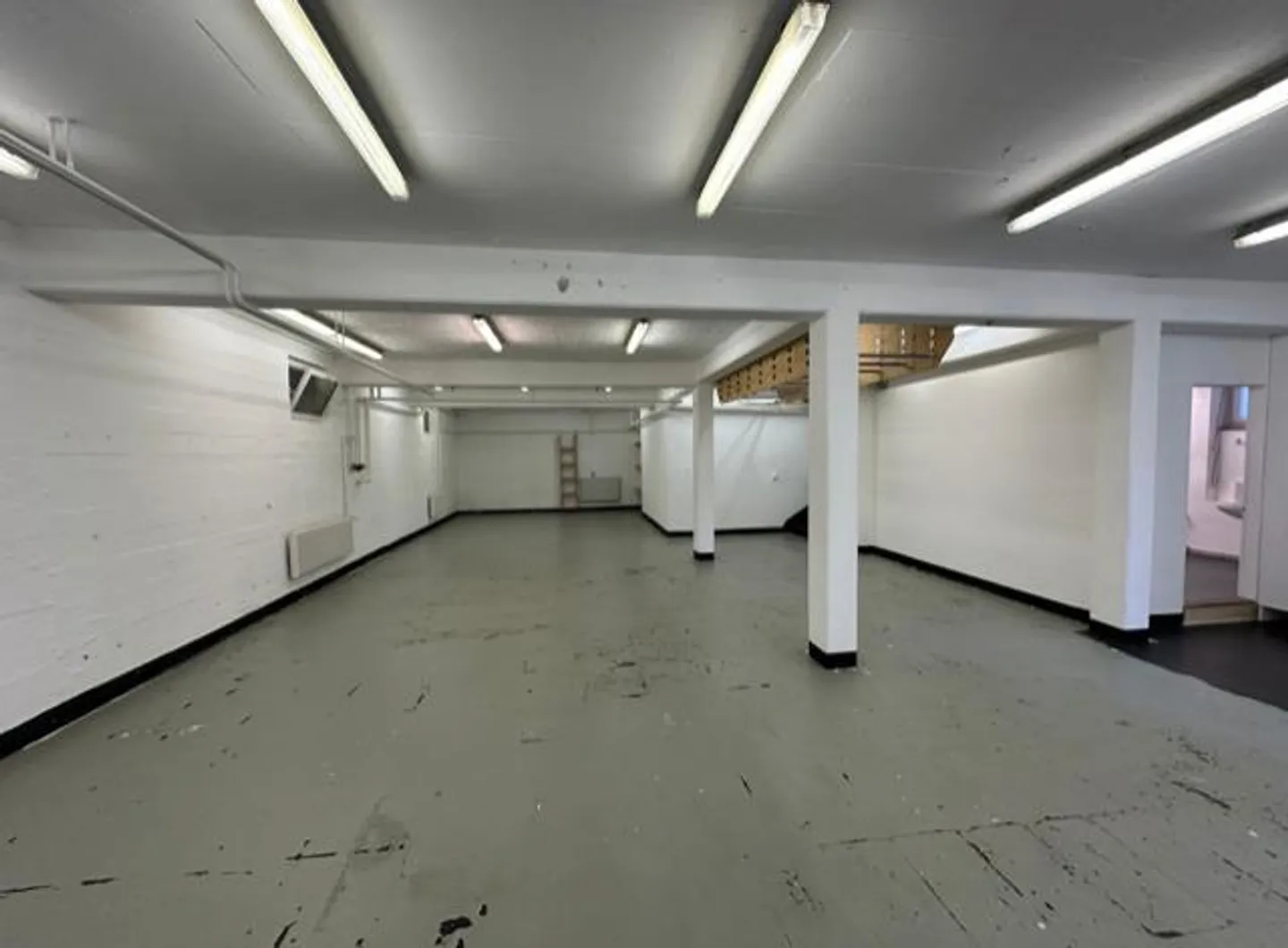 Geräumiger Gewerberaum an gut erschlossener Lage in Wabern - Foto 1 von 2