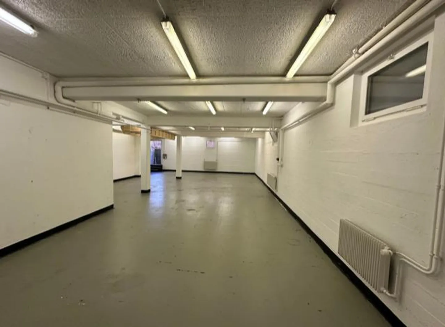 Geräumiger Gewerberaum an gut erschlossener Lage in Wabern - Foto 2 von 2