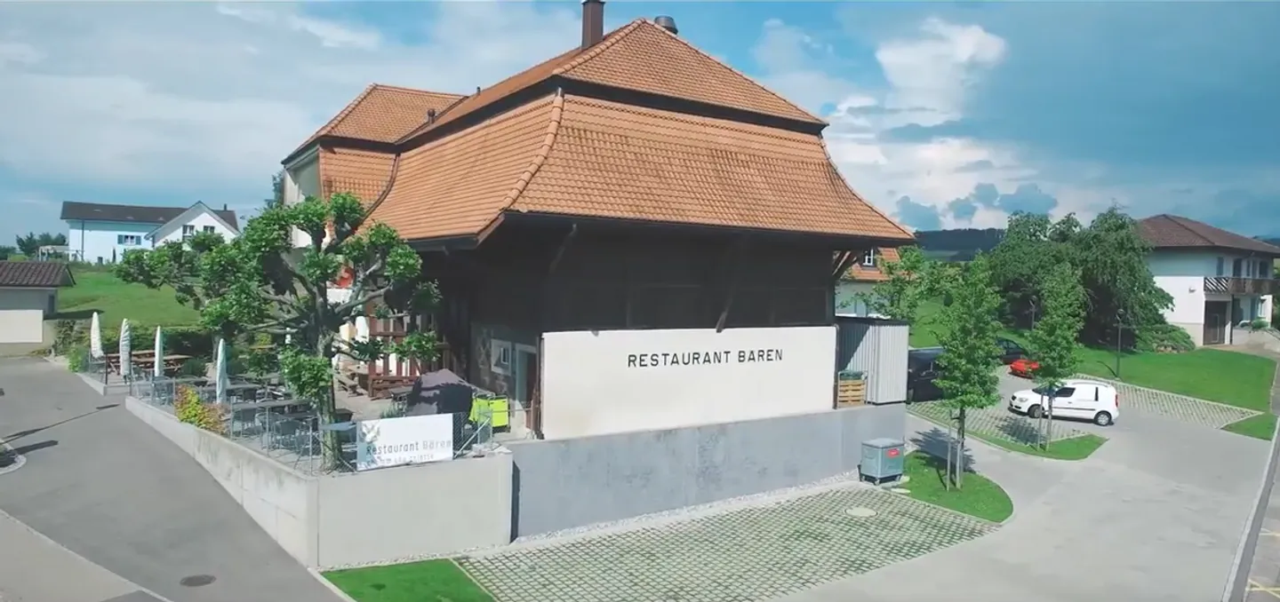 315 m2 Restaurant in Treiten for Lease or Rent - Photo 1 of 15