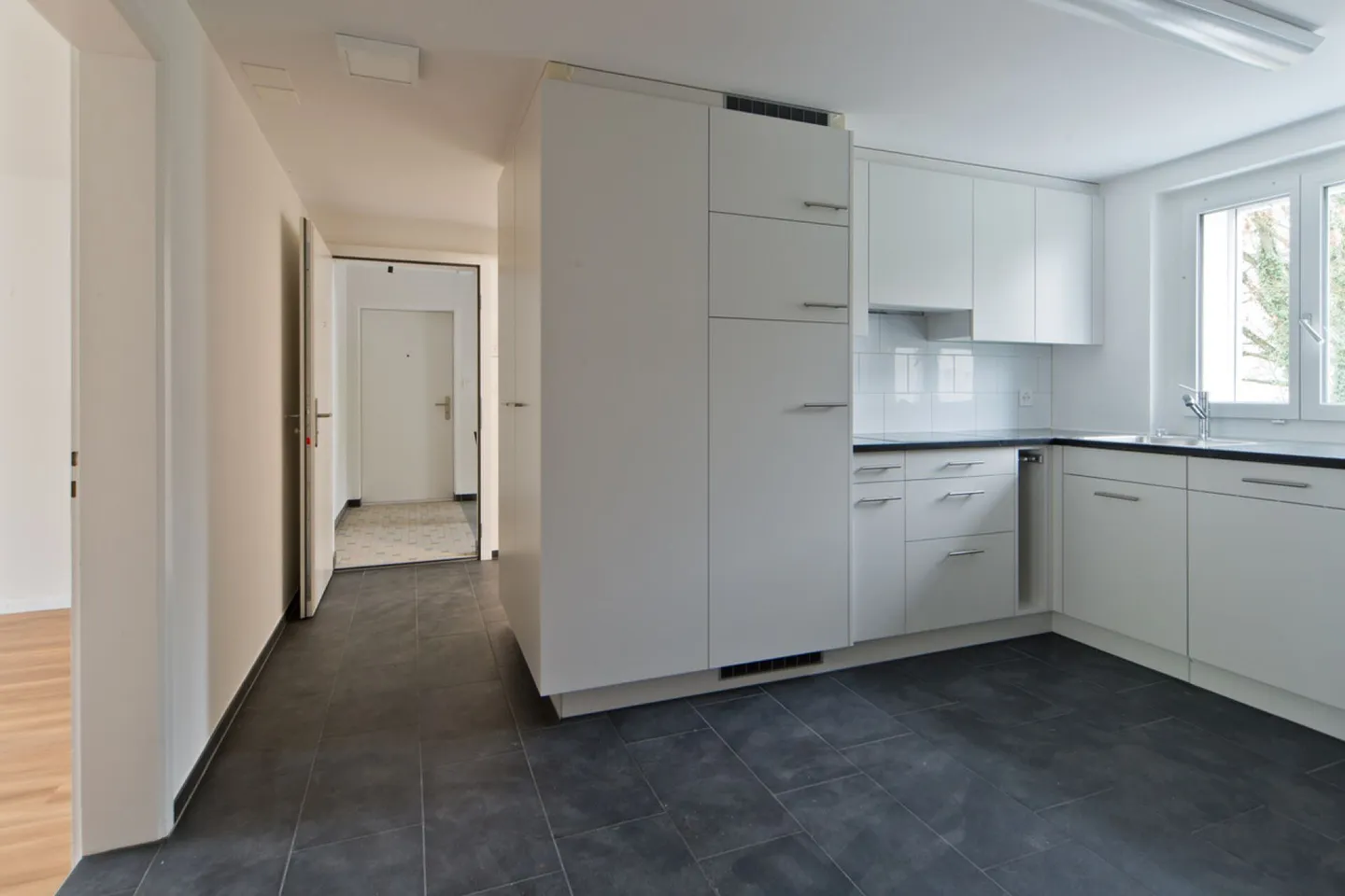 Appartamento 4.5 stanze ristrutturato con grande balcone - Foto 3 di 5