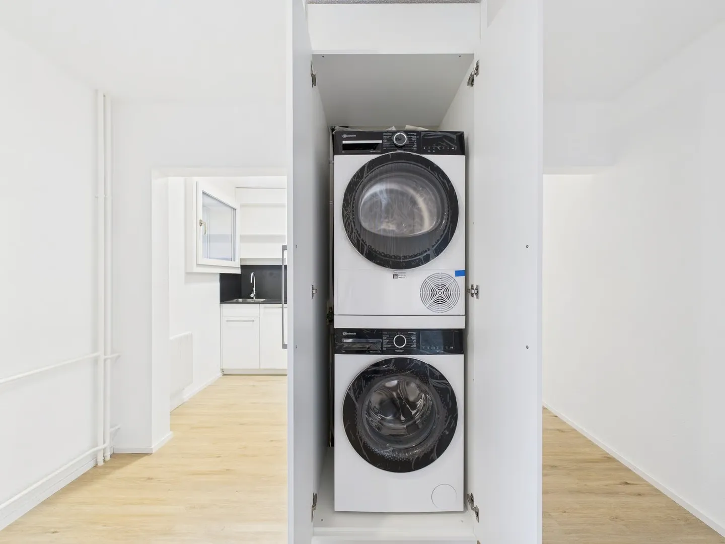 Appartement spacieux avec parking - Photo 2 sur 8
