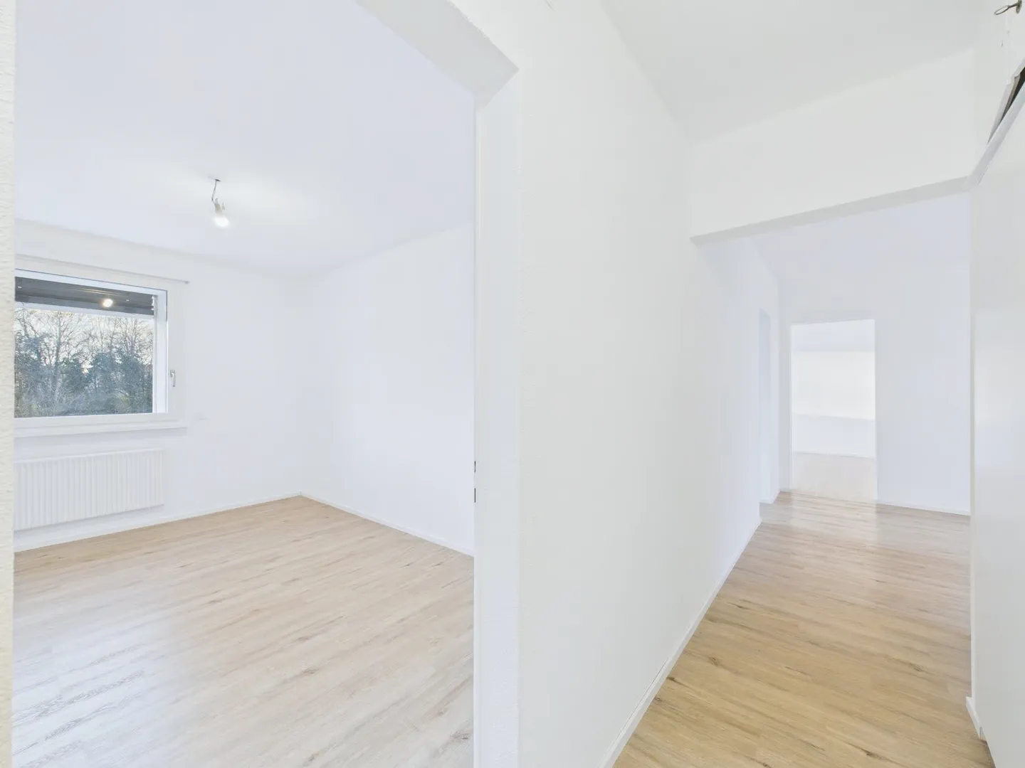 Appartement spacieux avec parking - Photo 1 sur 8