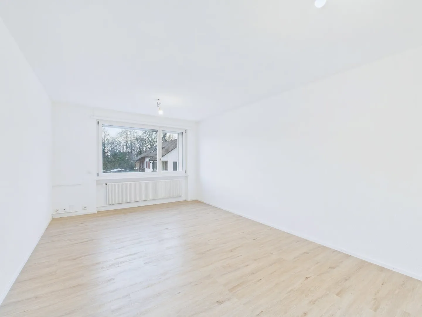 Appartement spacieux avec parking - Photo 7 sur 8