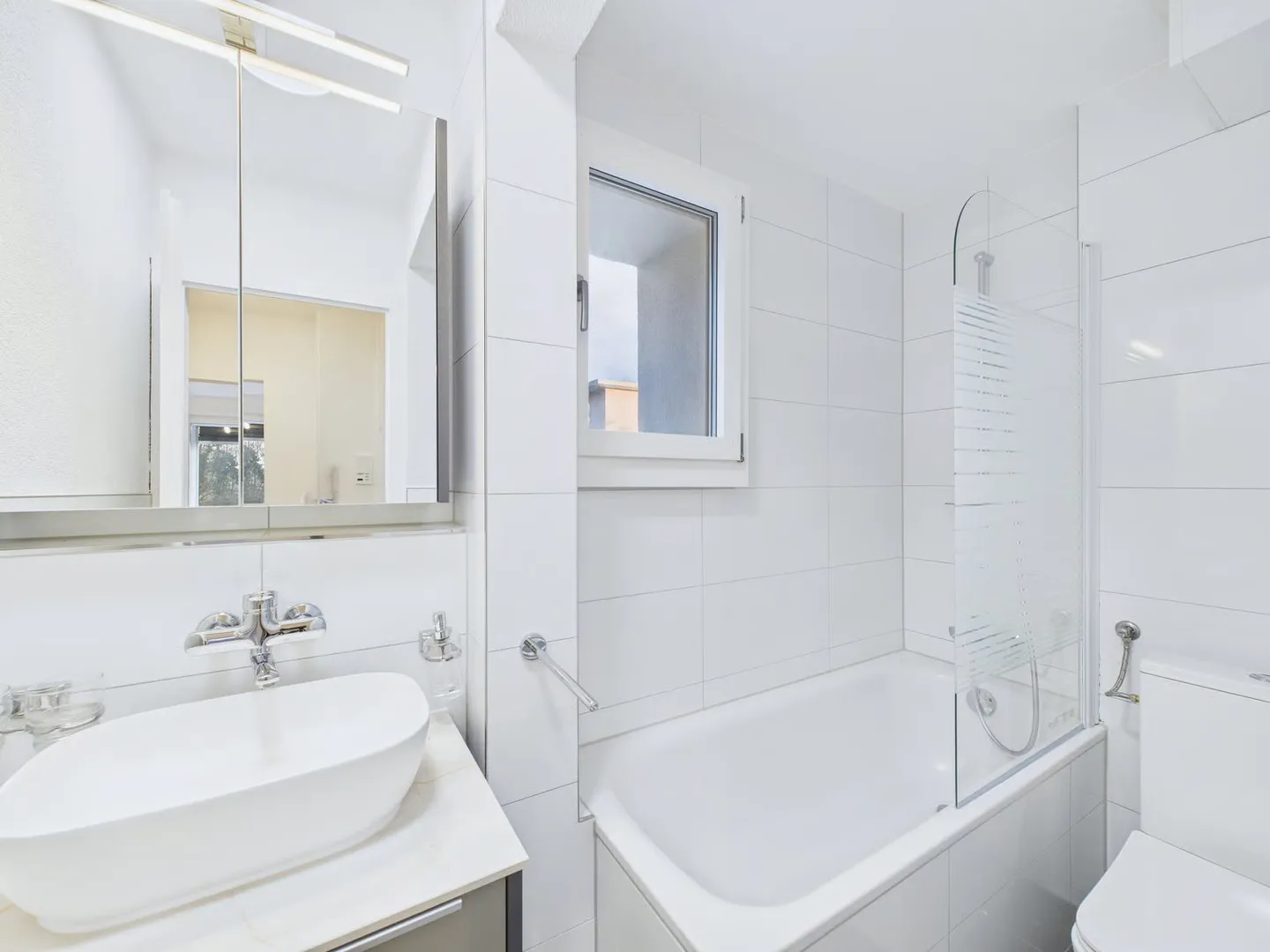 Appartement spacieux avec parking - Photo 8 sur 8