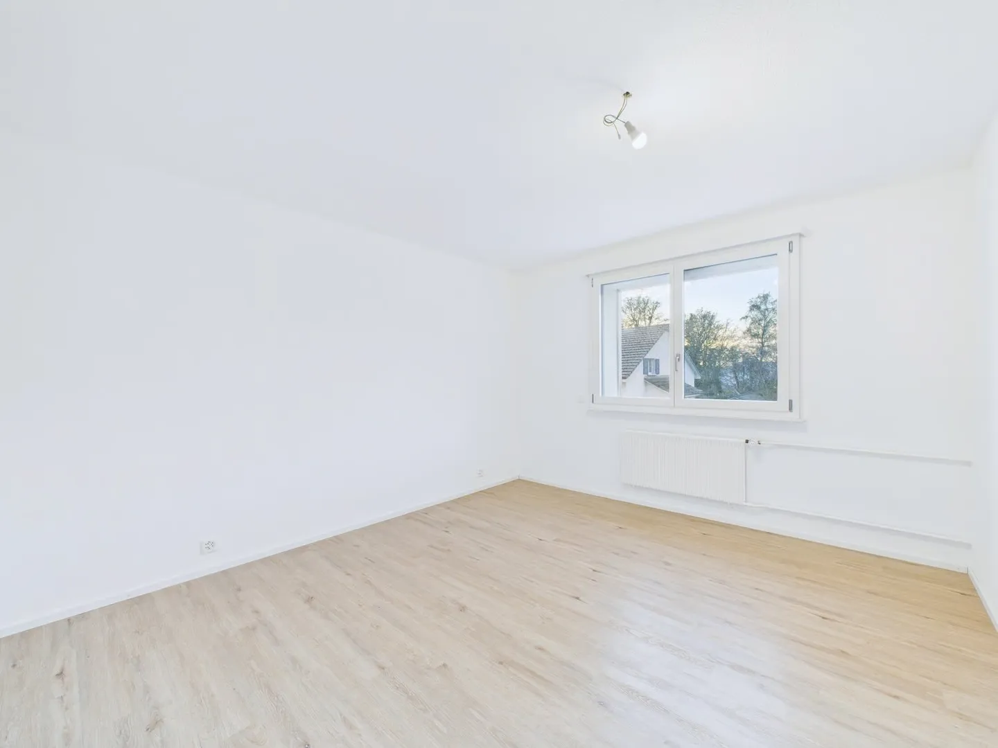Appartement spacieux avec parking - Photo 6 sur 8