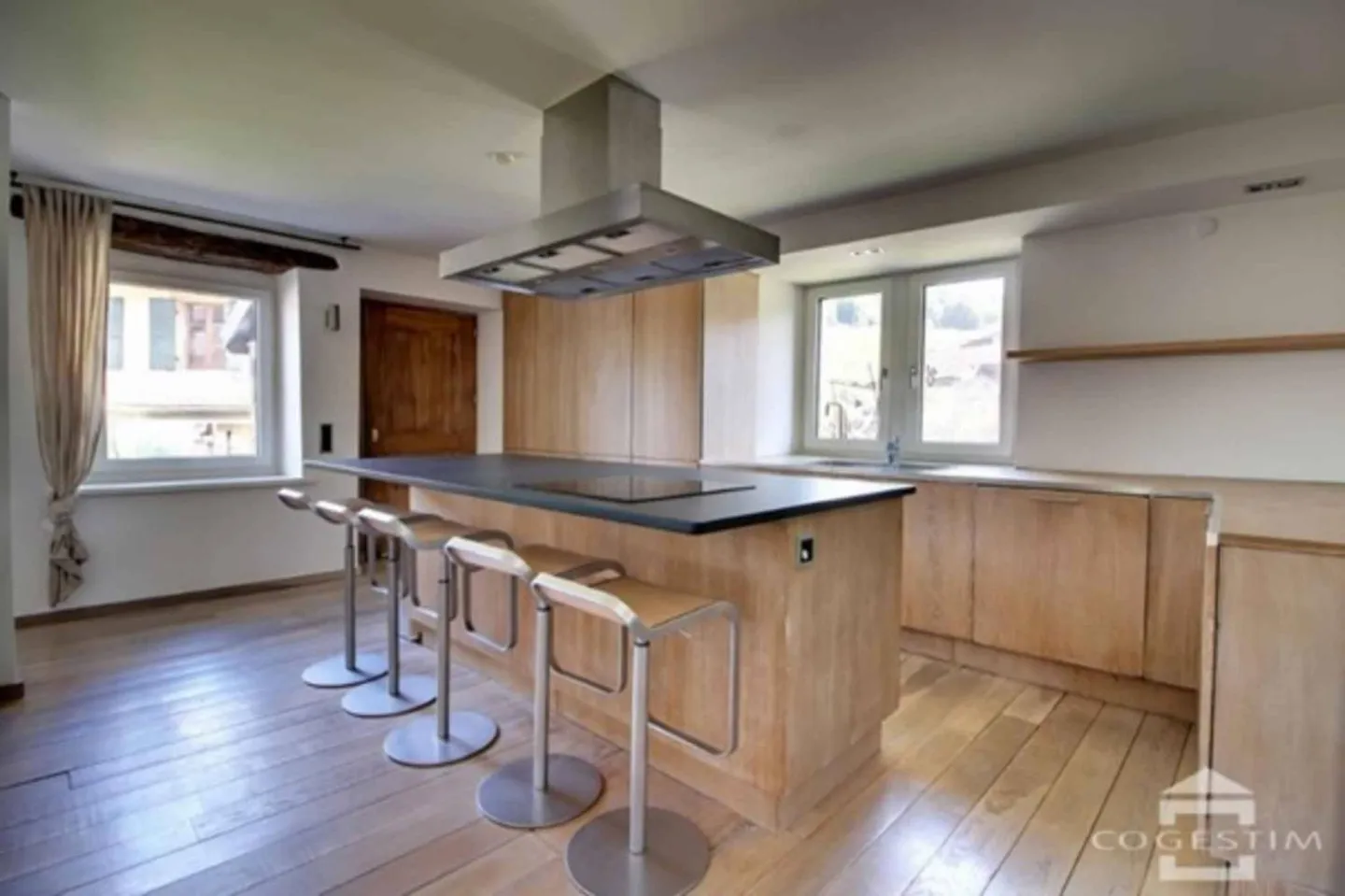 5-room House - Photo 4 of 13