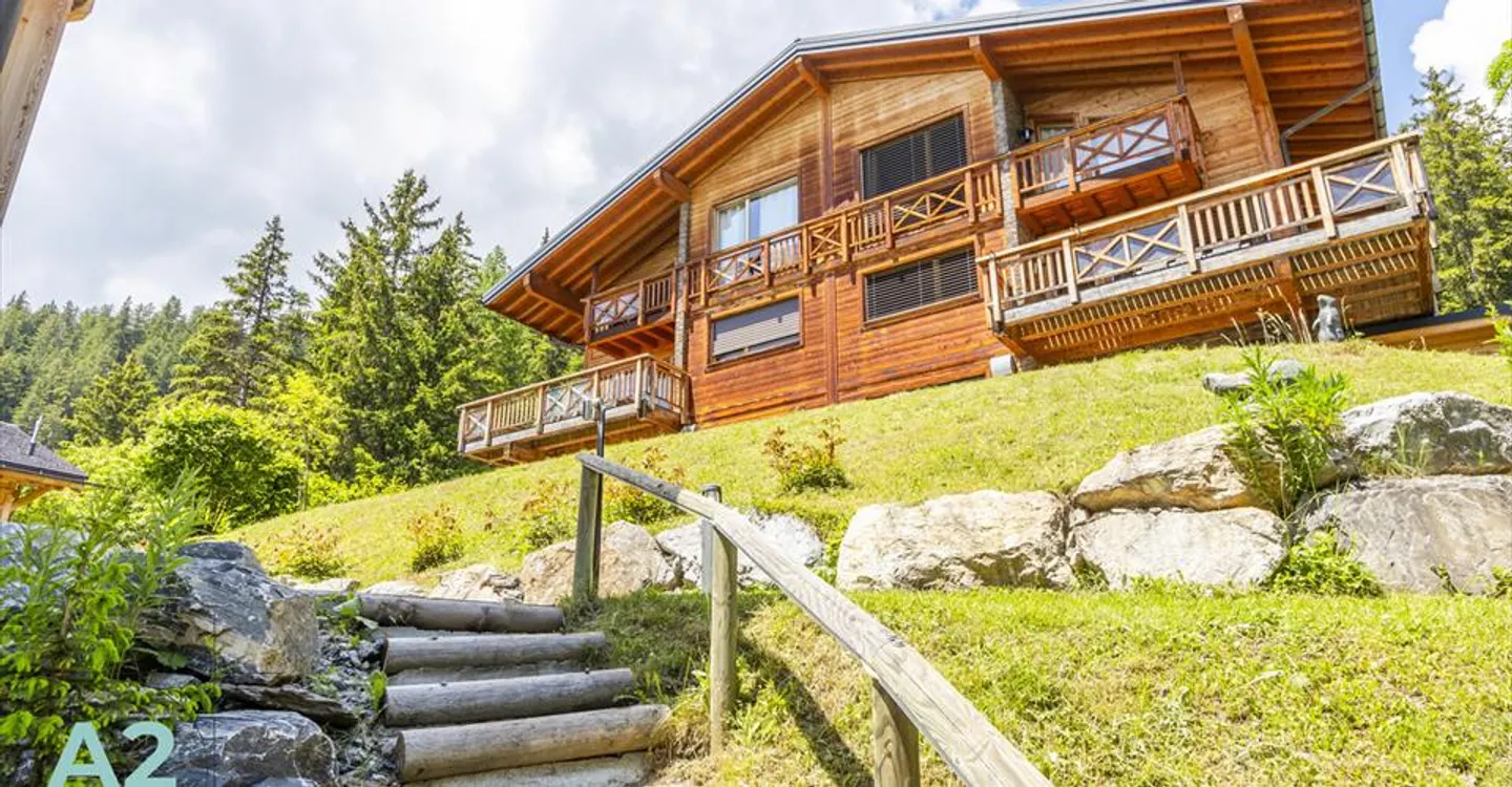 CHALET DI LUSSO IN AFFITTO AI PIEDI DELLE PISTE - Foto 1 di 13