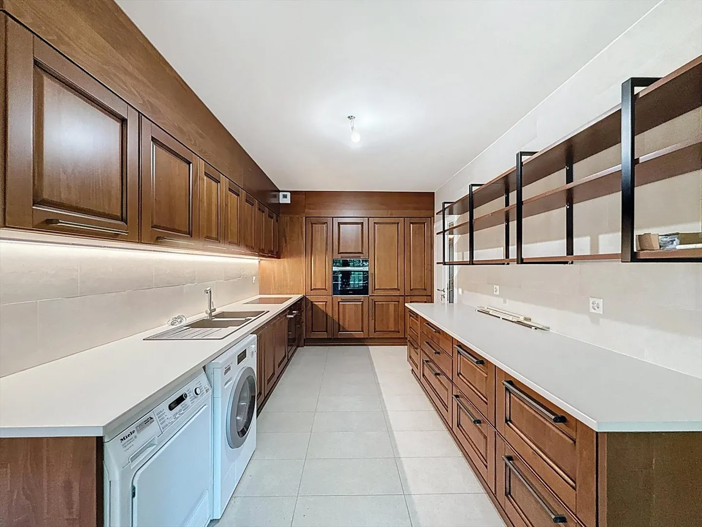 Apartment for rent - Photo 3 of 10