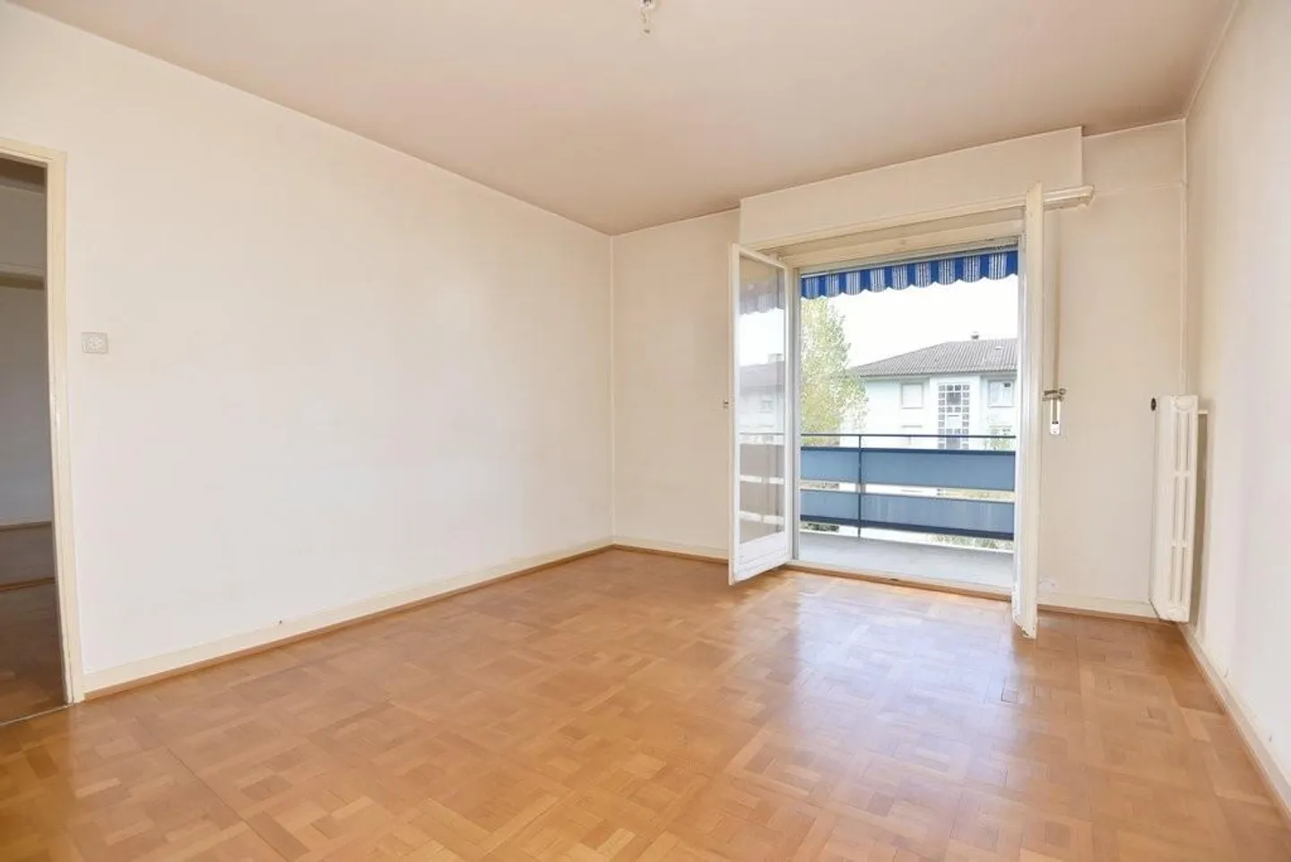 Pretty 2-room apartment on the 2nd floor - Photo 1 of 9