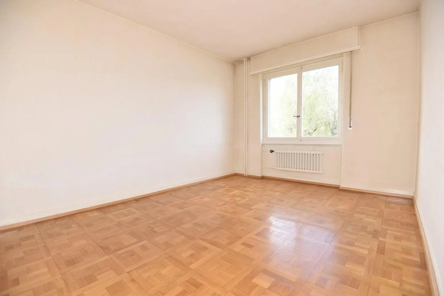 Pretty 2-room apartment on the 2nd floor - Photo 5 of 9