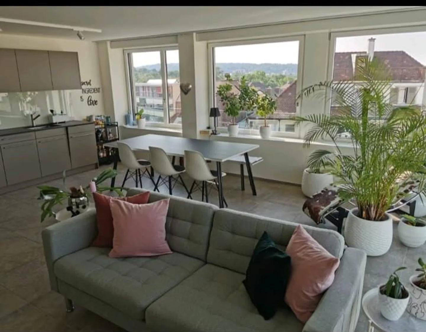Recherche de locataire : Appartement moderne de 3,5 pièces près de la gare de Dornach - Photo 1 sur 8