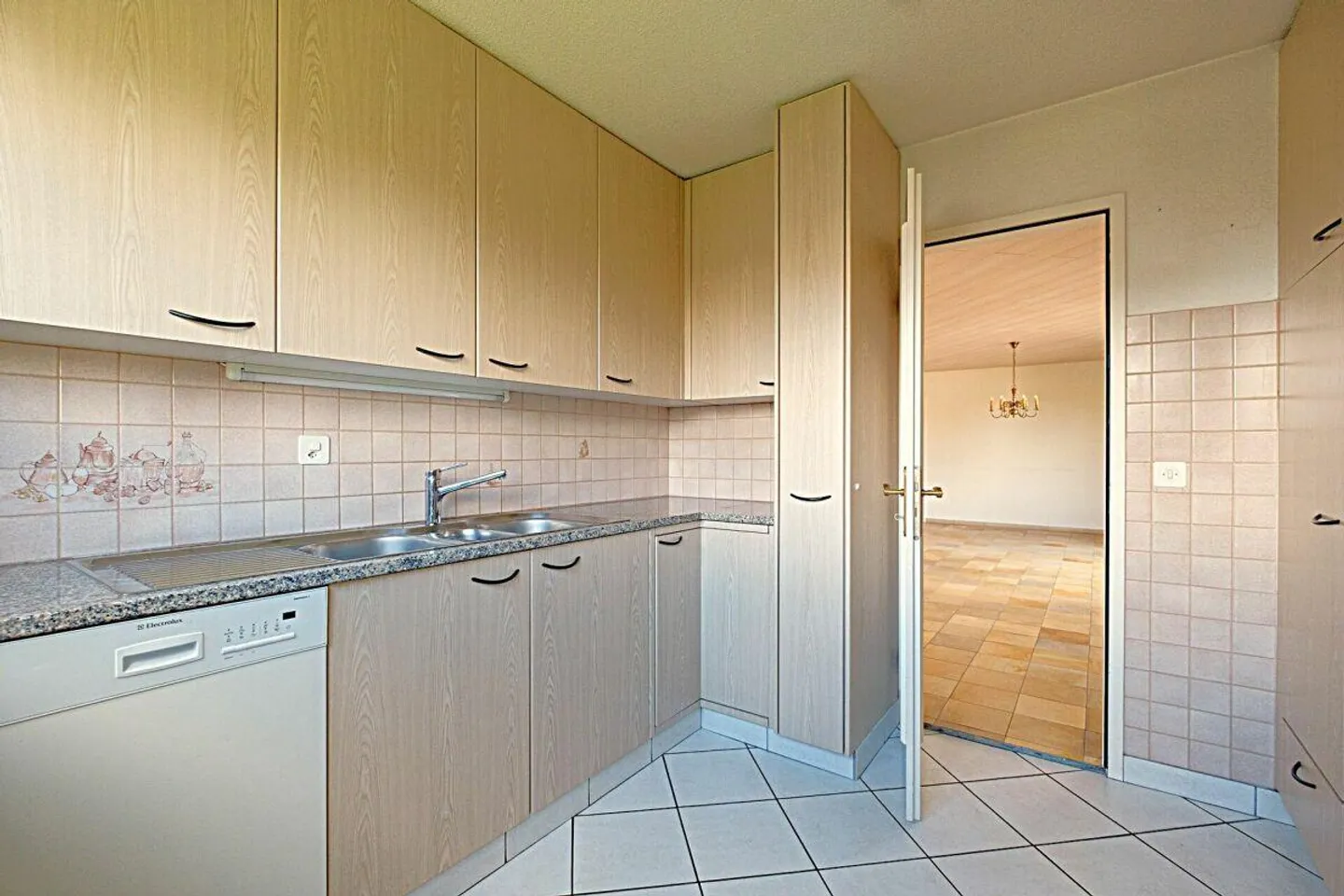 Exciting Residential House in Prime Location - Photo 7 of 19