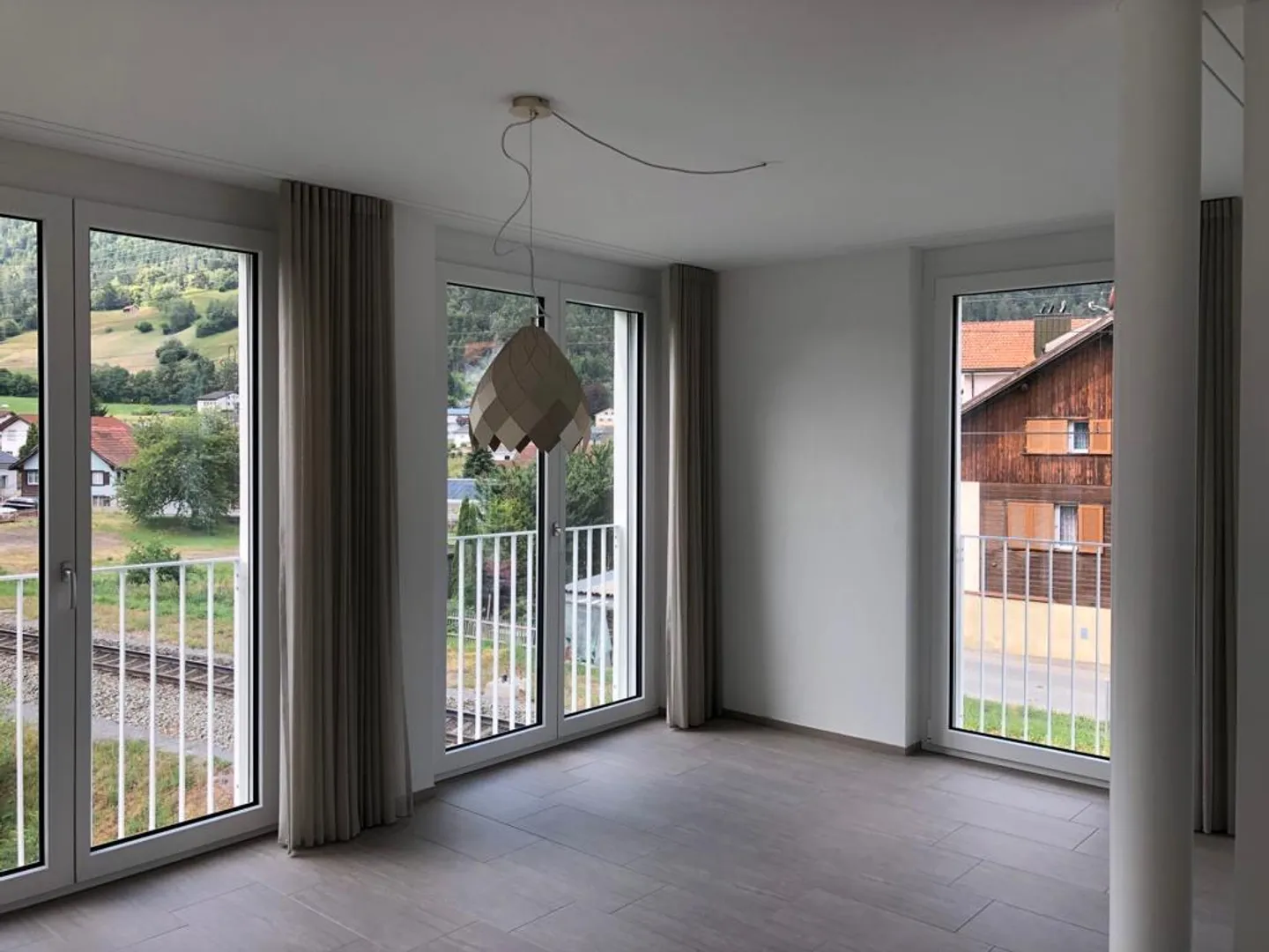 4.5 Room Apartment with Great View in Rhäzüns - Photo 3 of 12