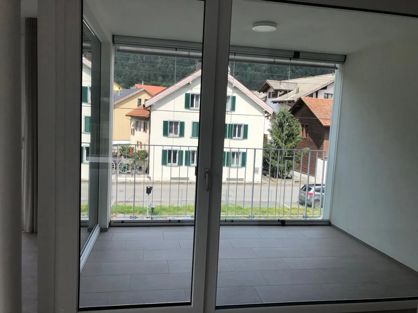 4.5 Room Apartment with Great View in Rhäzüns - Photo 4 of 12
