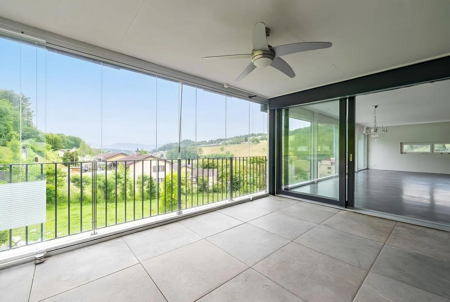 Purist 7.5-room single-family house on 1,660 m² dream plot - Photo 10 of 12