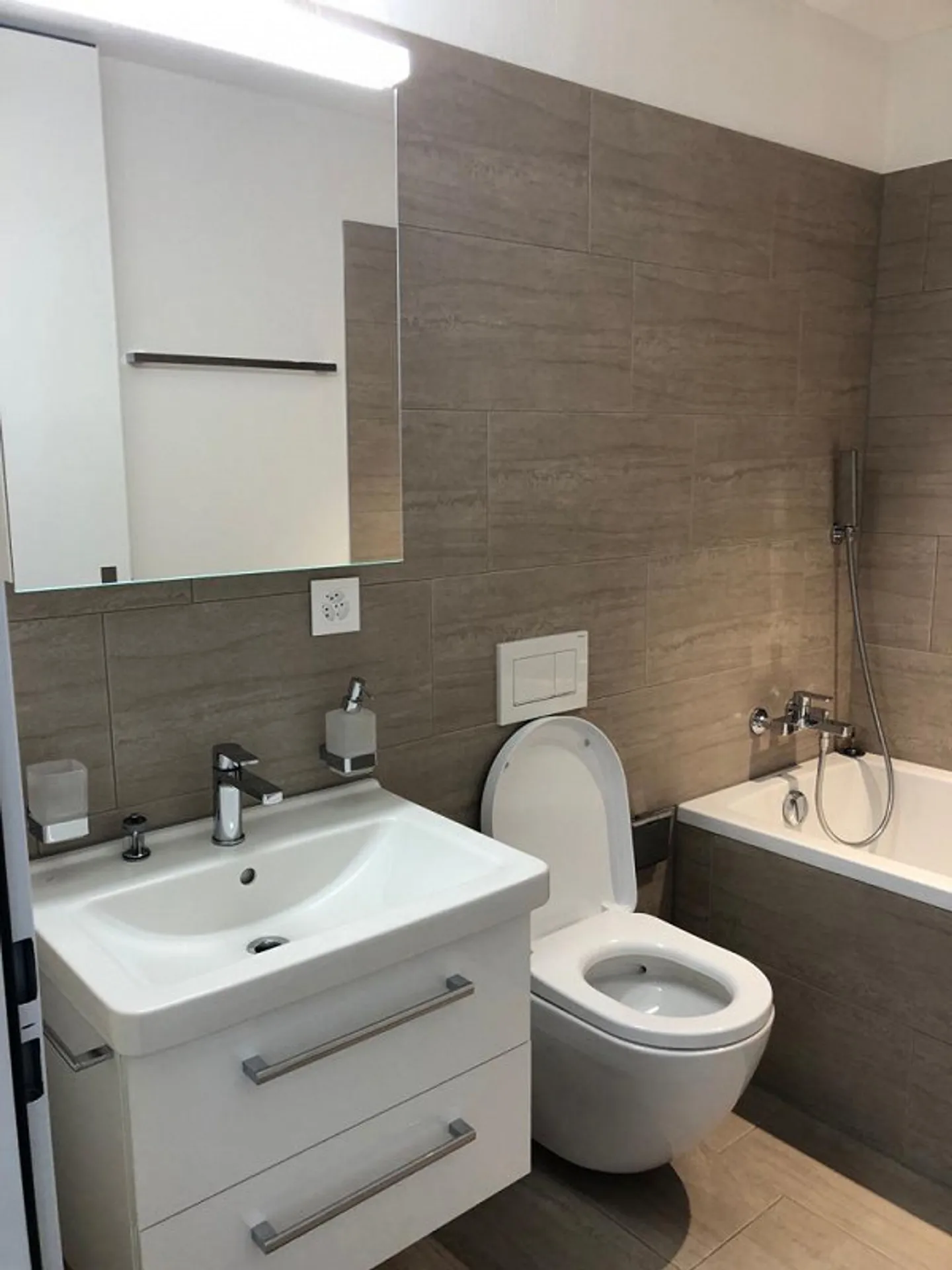 4.5 Room Apartment with Great View in Rhäzüns - Photo 9 of 12