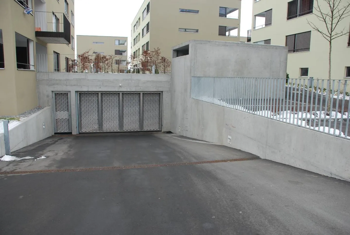 Garage souterrain - Photo 2 sur 2