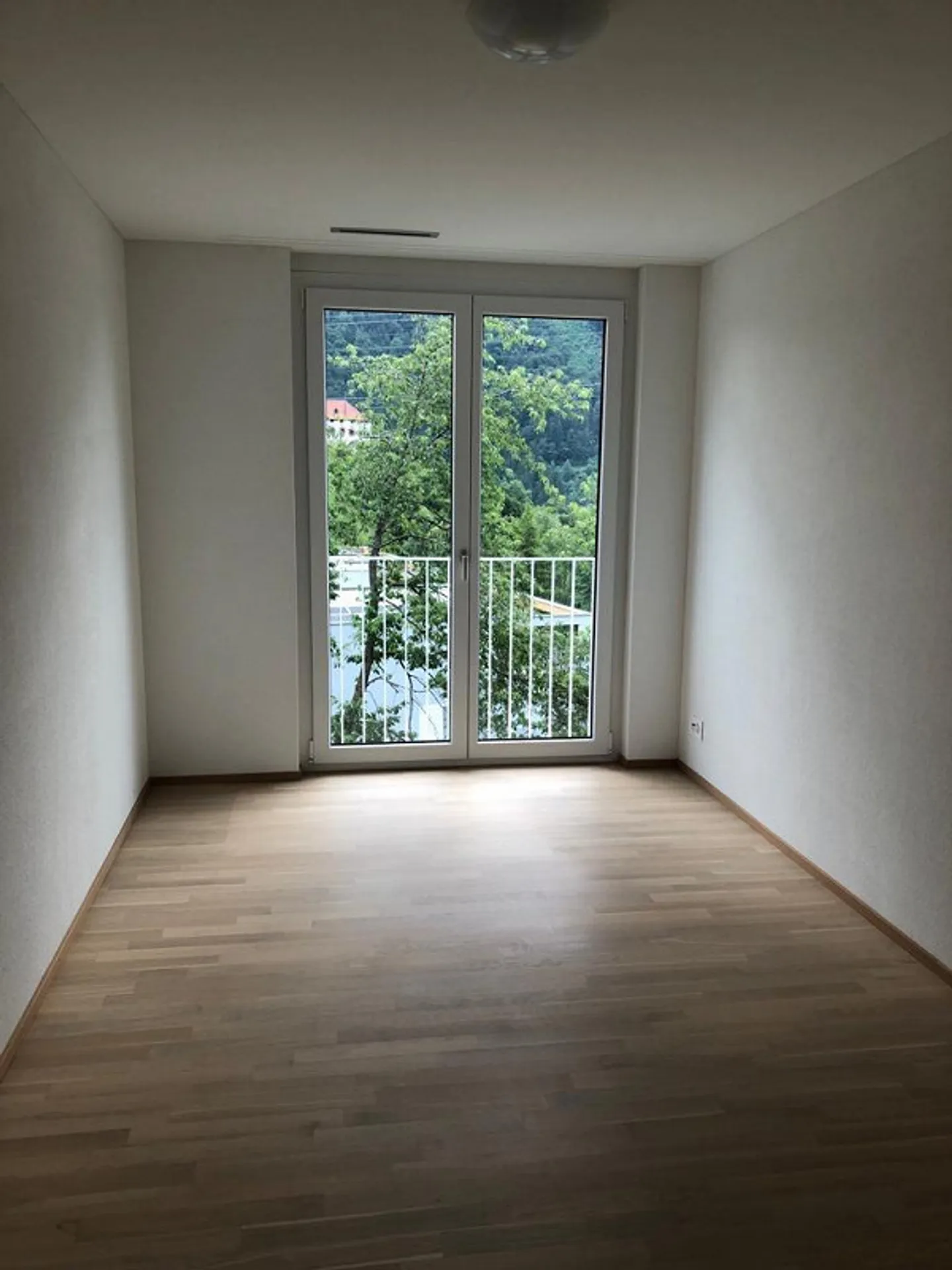 4.5 Room Apartment with Great View in Rhäzüns - Photo 10 of 12