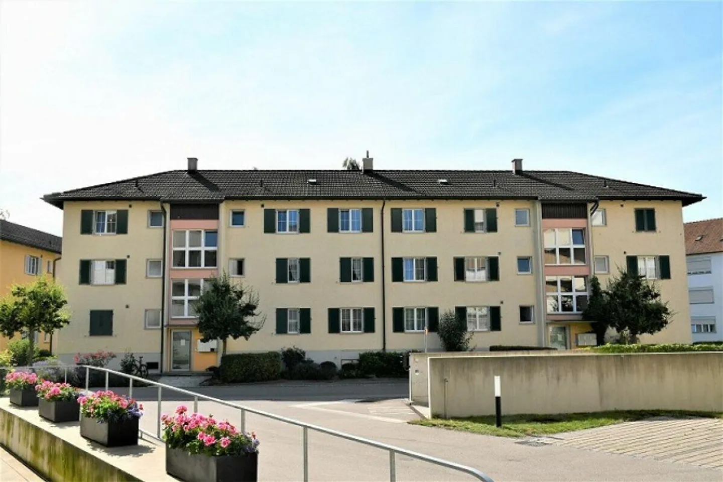 appartement charmant, fraîchement rénové dans un emplacement central à Frauenfeld - Photo 2 sur 8