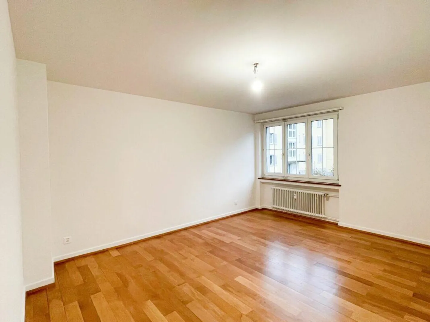 appartement charmant, fraîchement rénové dans un emplacement central à Frauenfeld - Photo 6 sur 8