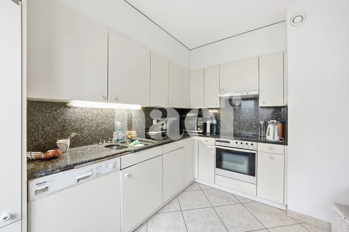 Rare opportunity in Grand-Saconnex? Spacious 7-room family apartment - Photo 6 of 13