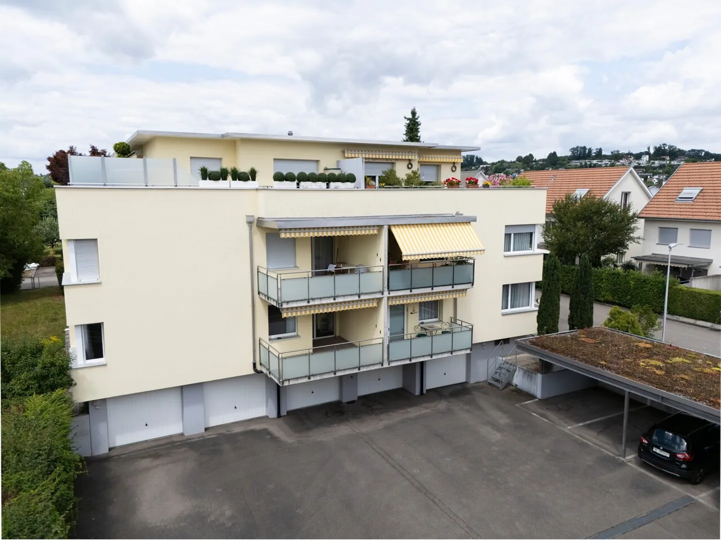 Bright 3-Room Apartment in Reinach - Photo 2 of 9