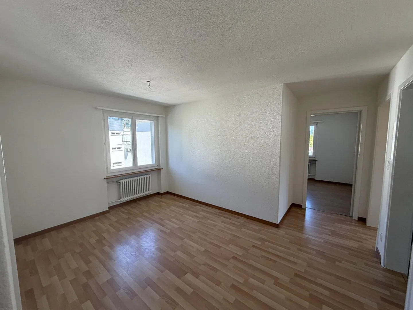 Appartement confortable de 3,5 pièces, 2ème étage - Photo 2 sur 5