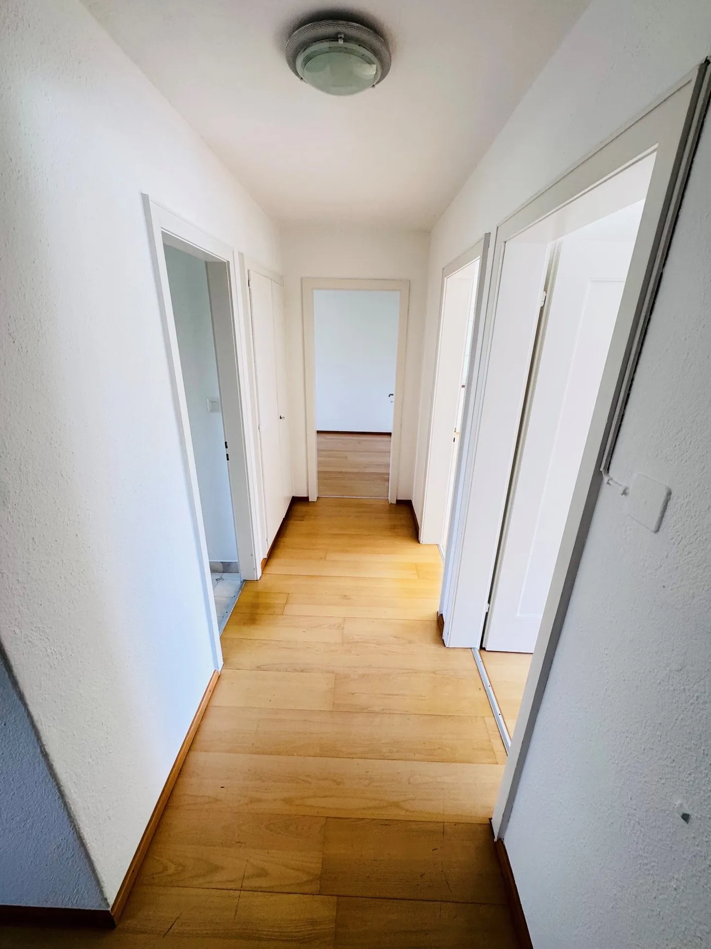 3-Zimmerwohnung mit Balkon / 4. OG mit Lift - Foto 4 di 7