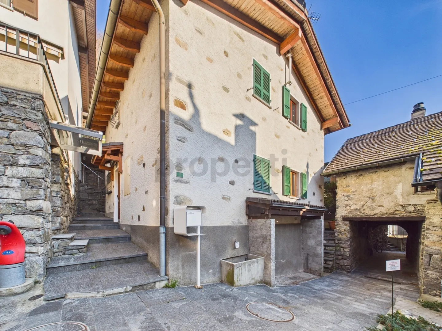 Charmantes Einfamilienhaus in Medeglia (Monteceneri), Kanton Tessin - Foto 1 von 12