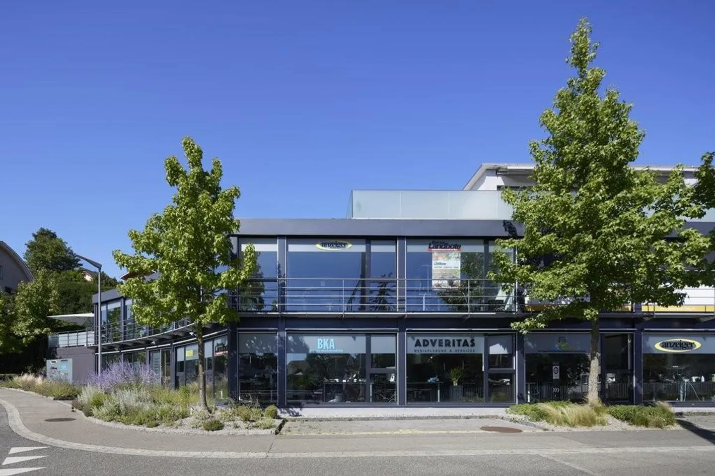 Modern Commercial Space in Belp - Photo 1 of 6