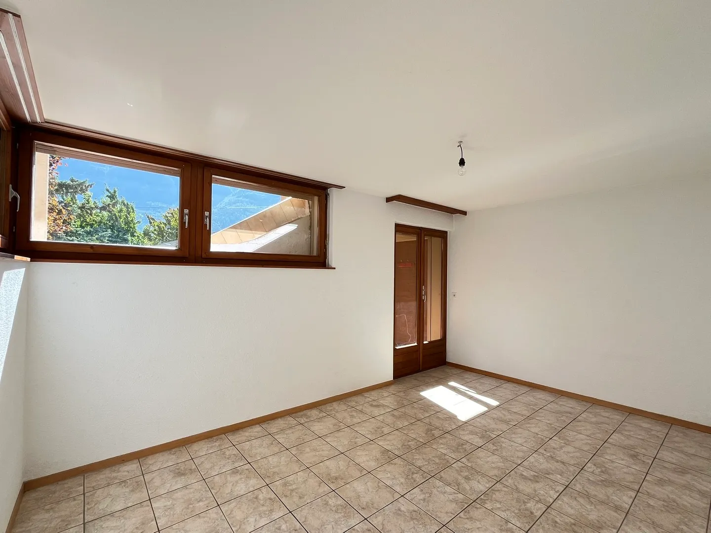 Villa / 2 appartements / 1'735 m3 et terrain 1'073 m2 / EXCLUSIVITÉ - Photo 7 sur 9