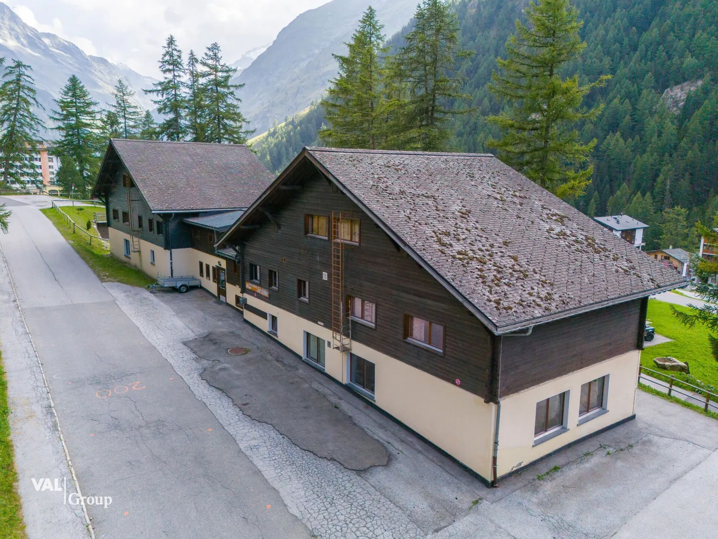 Building with group accommodation and great potential - Photo 1 of 13