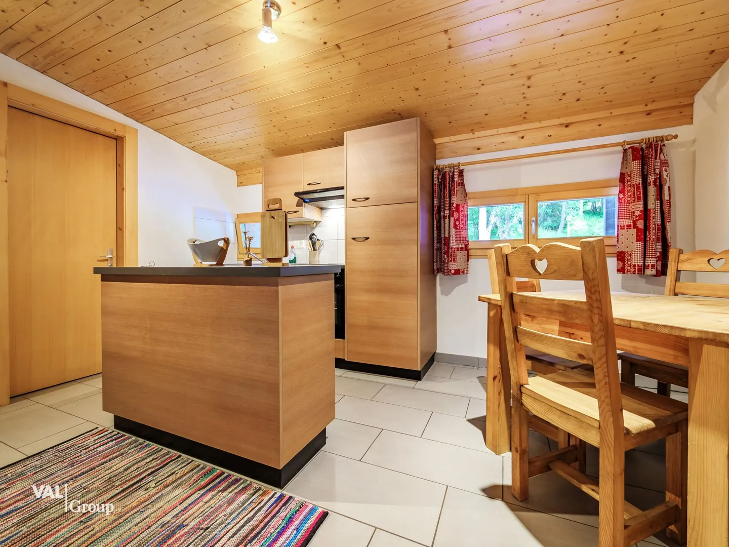 Building with group accommodation and great potential - Photo 3 of 13