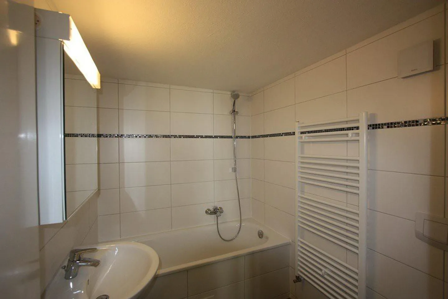 Nel cuore di Pratteln VIVERE ESCLUSIVO & LUMINOSO! - Foto 2 di 4