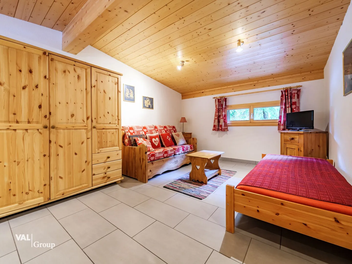 Building with group accommodation and great potential - Photo 4 of 13