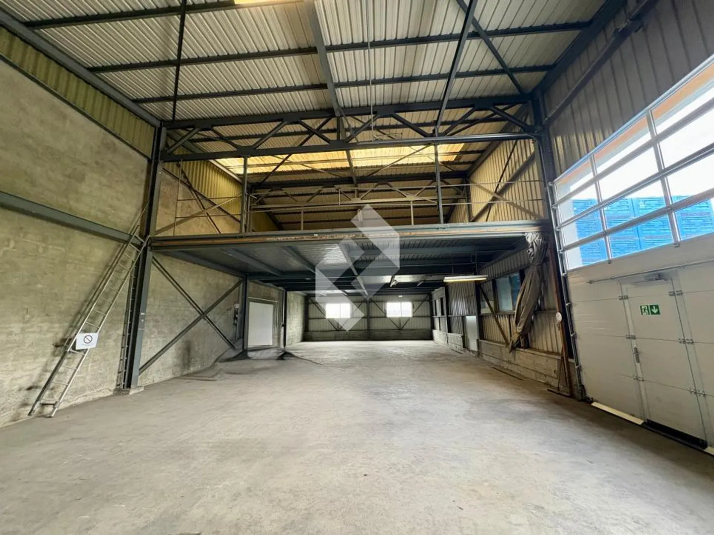 Lagerhalle zur Miete - Gewerbe- und Industriezone Charrat - Foto 6 von 9