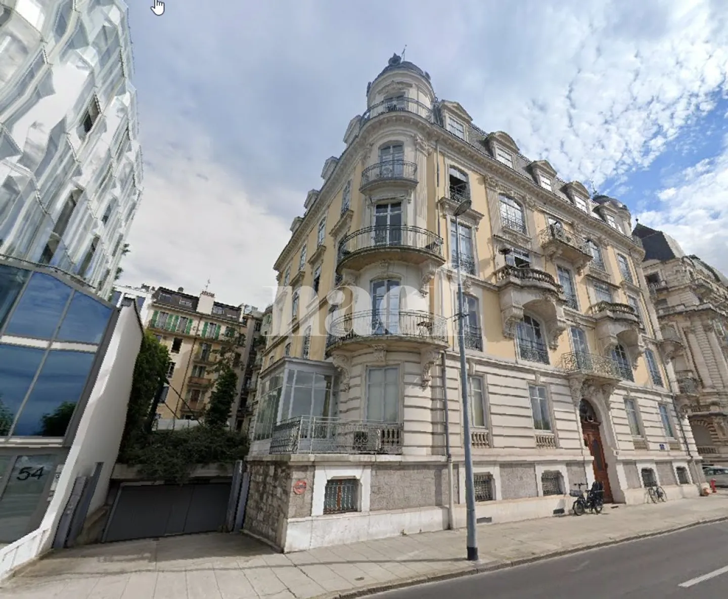 Place couverte - Photo 1 sur 1