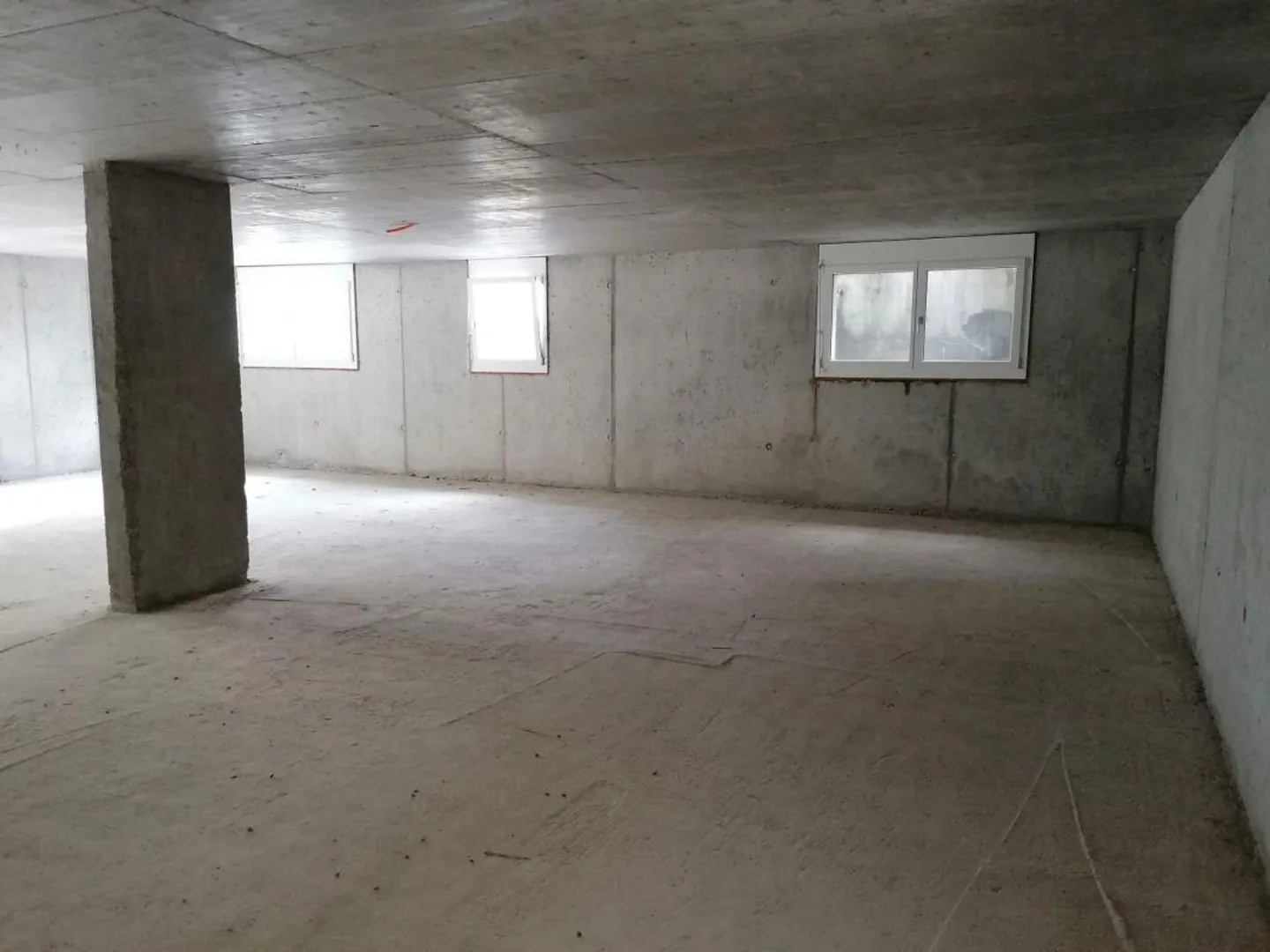 Ampio spazio di stoccaggio e hobby in una posizione comoda - Foto 4 di 6