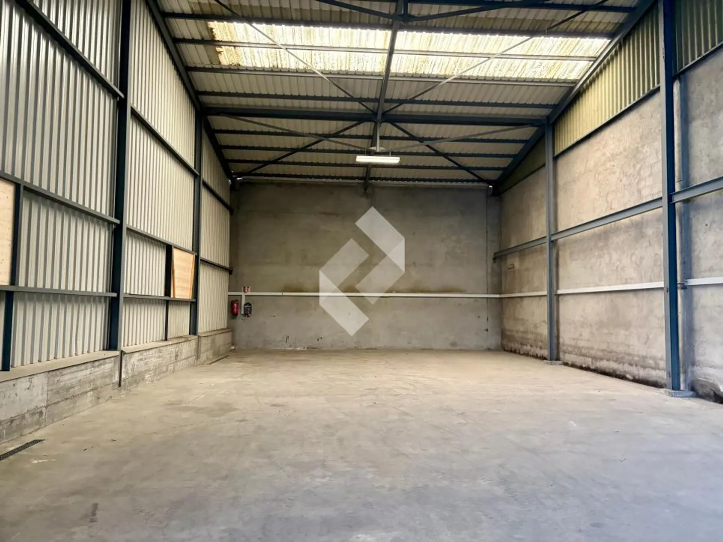 Lagerhalle zur Miete - Gewerbe- und Industriezone Charrat - Foto 5 von 9