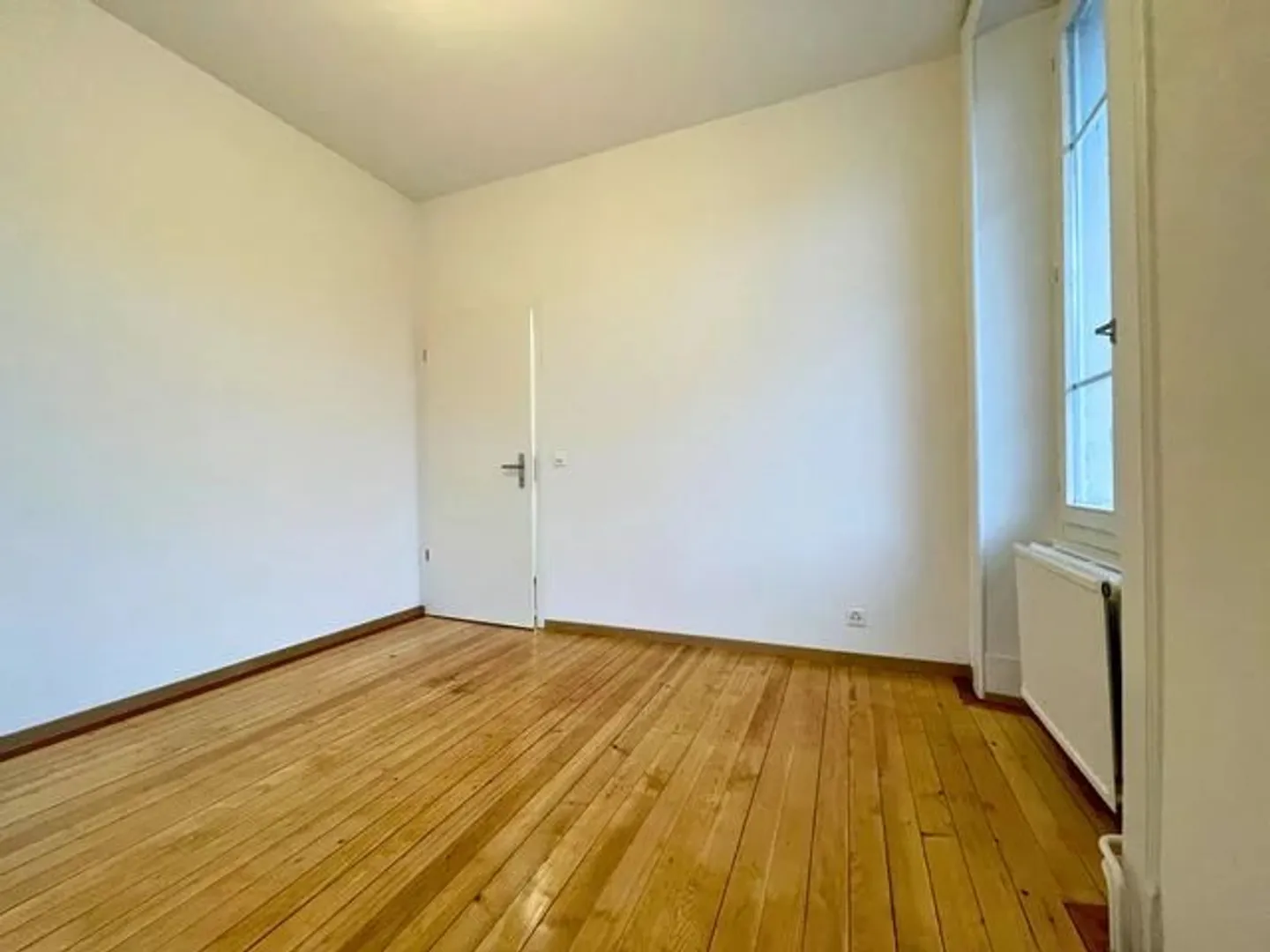 Appartamento di 3 stanze al 1° piano completamente ristrutturato - Foto 6 di 11