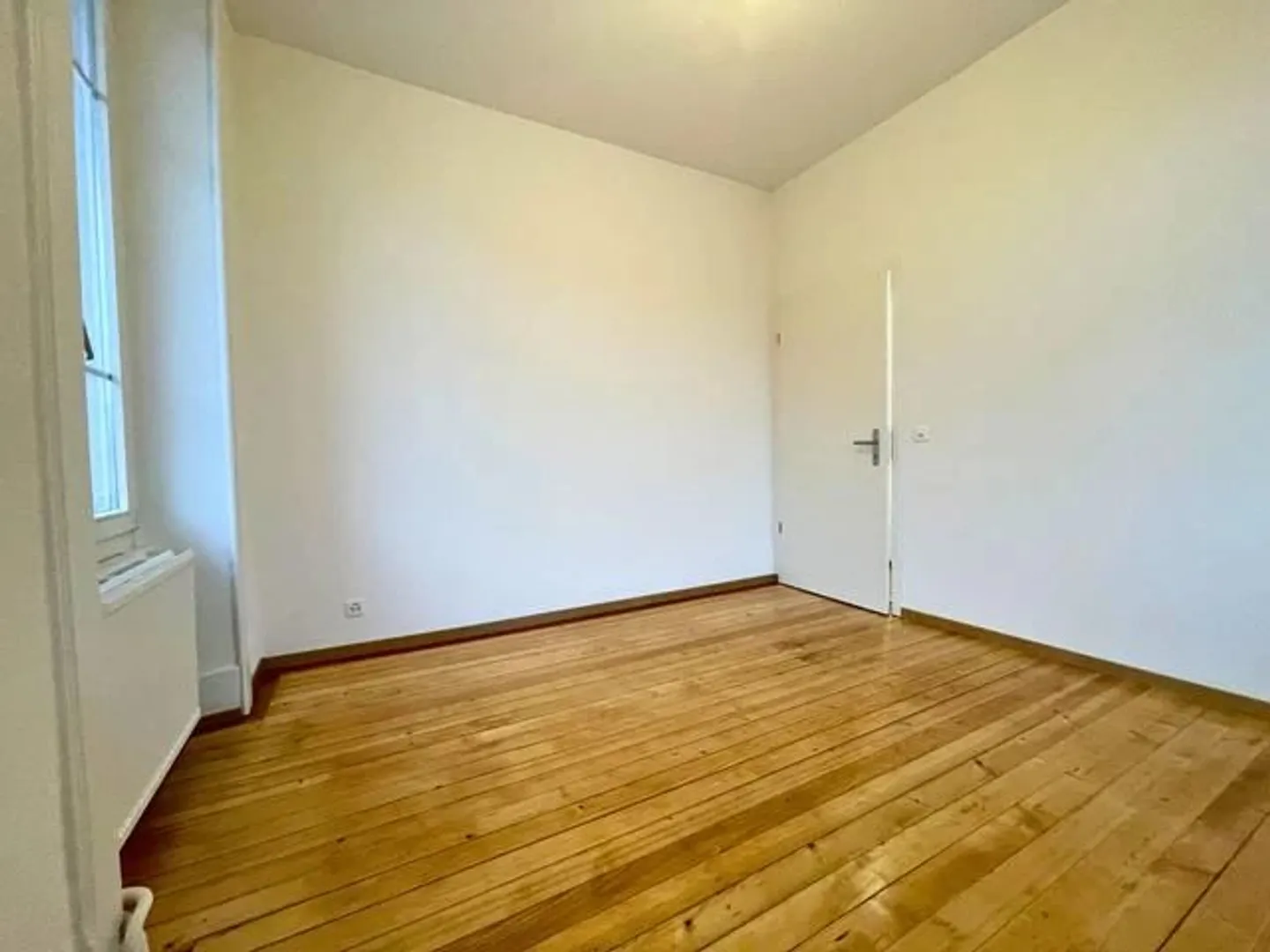 Appartamento di 3 stanze al 1° piano completamente ristrutturato - Foto 7 di 11