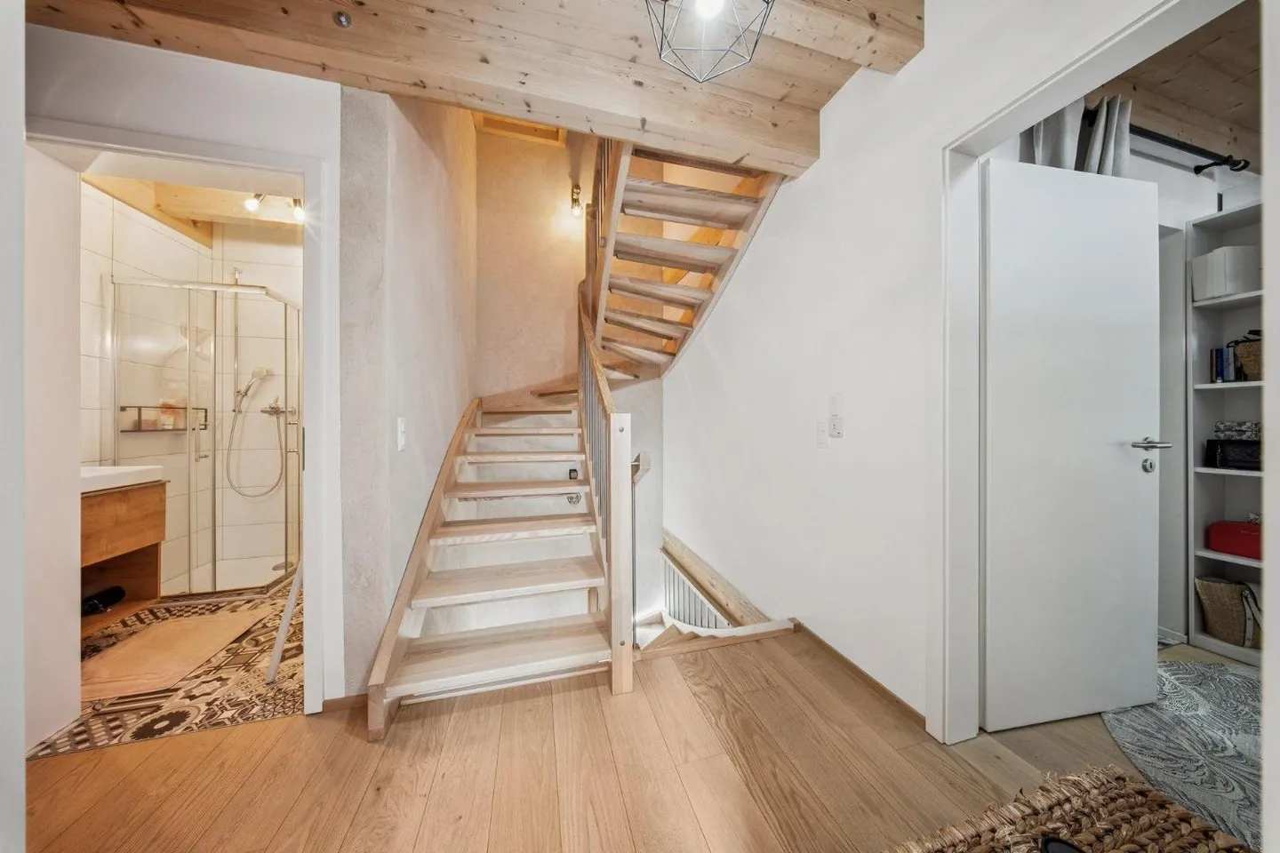 Exklusivität - Außergewöhnliches Loft - Foto 9 von 13